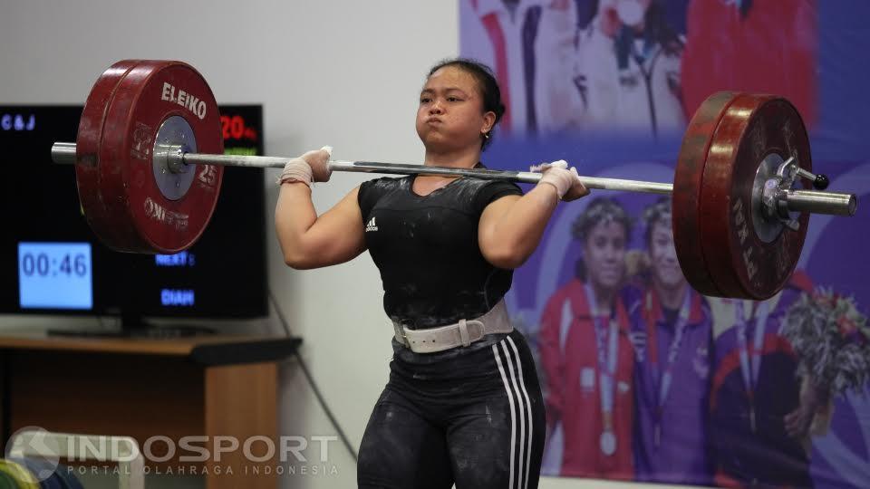 Lifter putri Indonesia, Diah berhasil melakukan angkatan pada seleksi jelang Olimpiade Rio de Janeiro 2016.